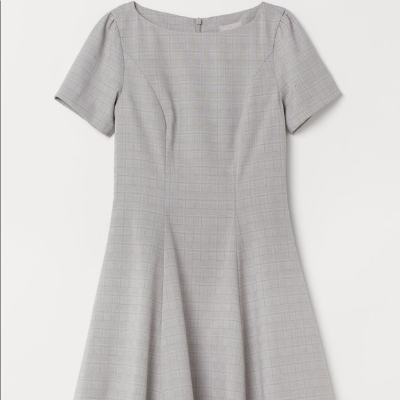 H&M Dresses & Skirts - H & M Puffed Sleeve Gray Dress sz 4